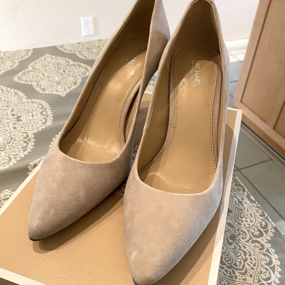 Michael Kors Suede Pumps